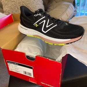 New Balance• Fresh Foam X 880v13• Black/Pink• NWT• Size:8.5Wide•
